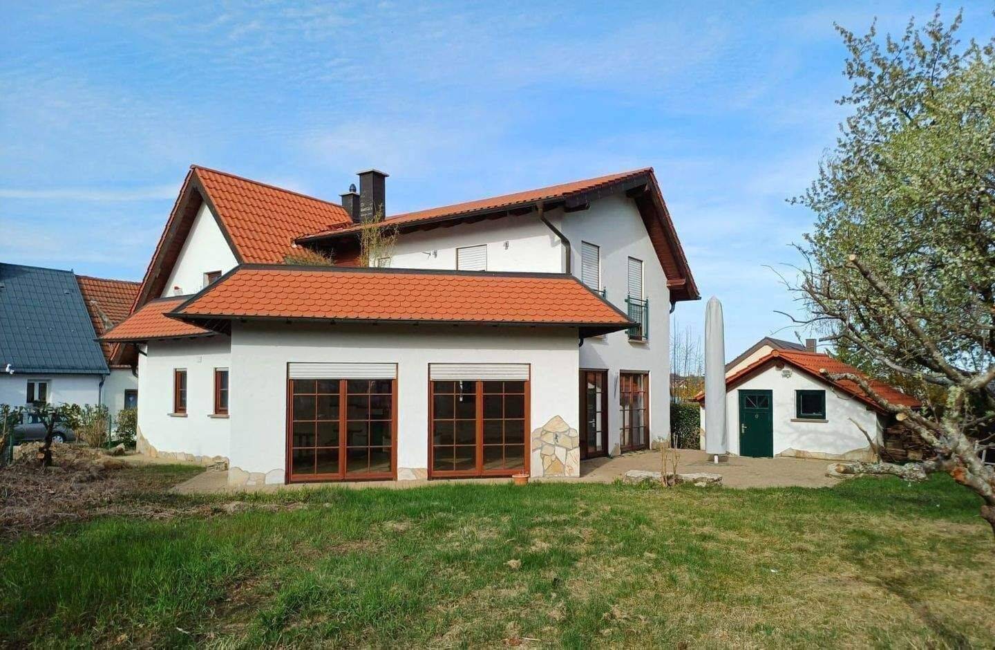 St. Ingbert-Nord! Komforthaus im *südländischen Baustil* freistehendes und lichtdurchflutet (Nähe Herz Mariä KIKA) in Iruhiger Lage von IGB-Nord, 66386 St. Ingbert (Sankt Ingbert)