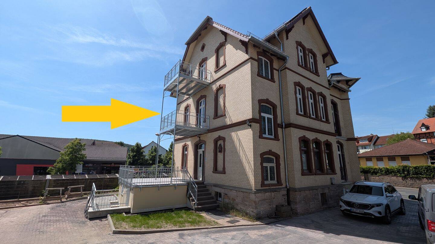 Repräsentative Altbauwohnung mit 4 Zimmern, 2 Bädern, Balkon und Stellplatz, 34346 Hann. Münden