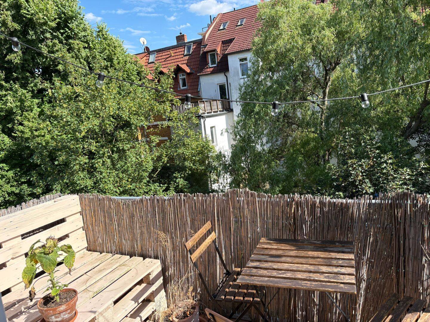 Helle 2-Zimmer-Wohnung mit Balkon & Küche, 7745 Jena