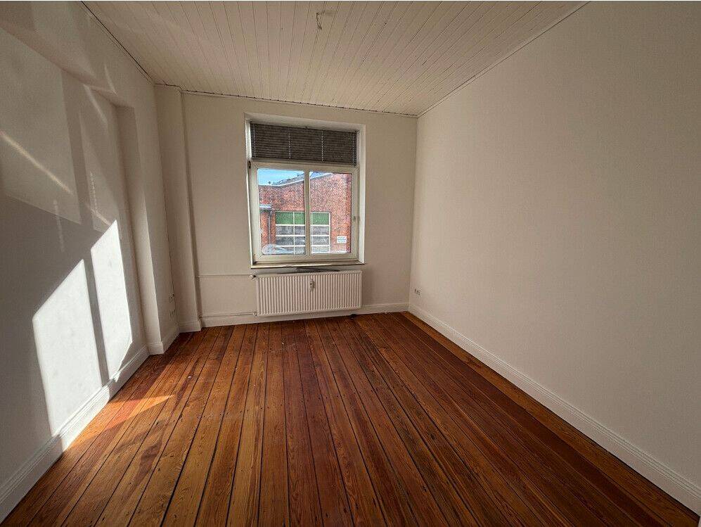 Helle frisch renovierte 2-Zi Wohnung in der Rosenpforte im Hochparterre zu vermieten!, 23552 Lübeck (Innenstadt)