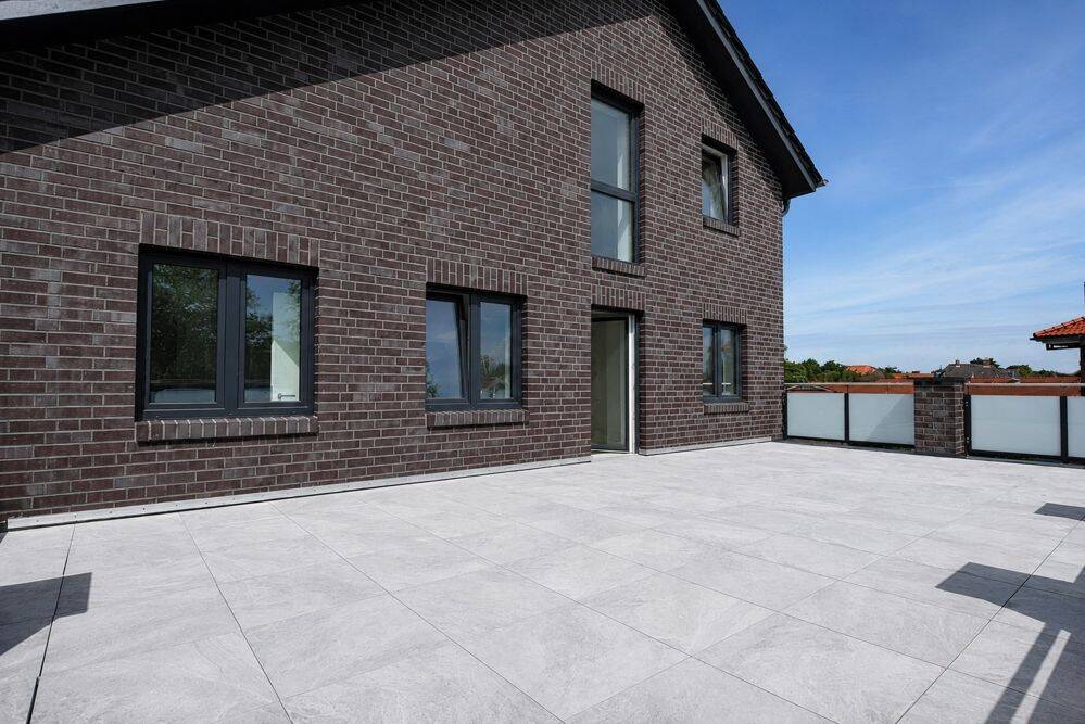 Erstbezug – Neubauwohnung mit Einbauküche, Dachterrasse mit Markise und PKW-Stellplatz in Altenoythe, 26169 Friesoythe