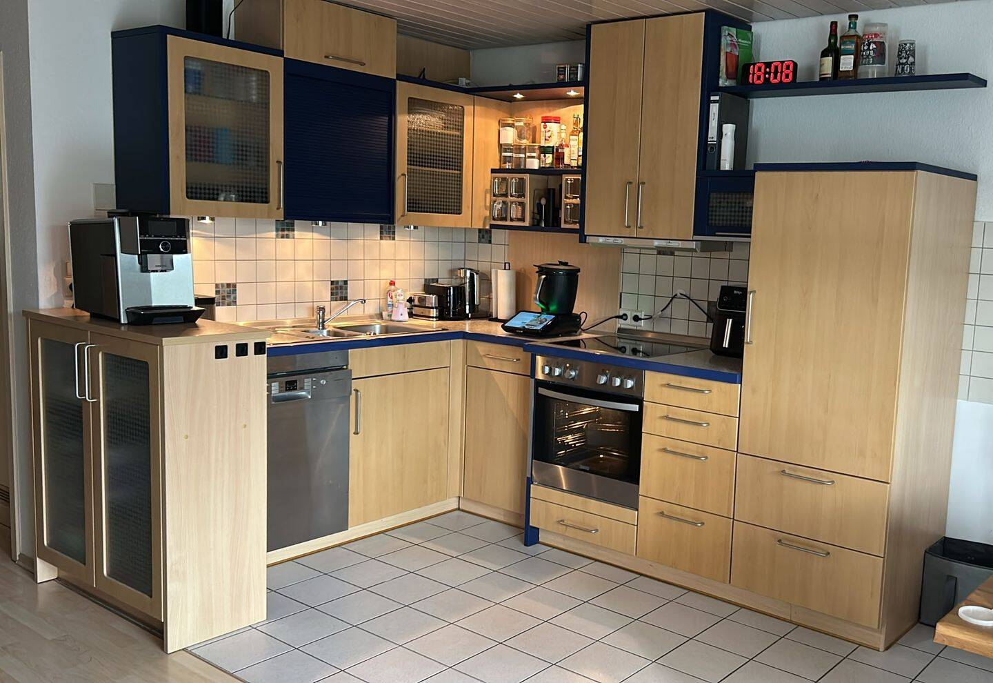 Maisonette-Wohnung mit 3,5 Zimmern Balkon EBK, 72365 Ratshausen