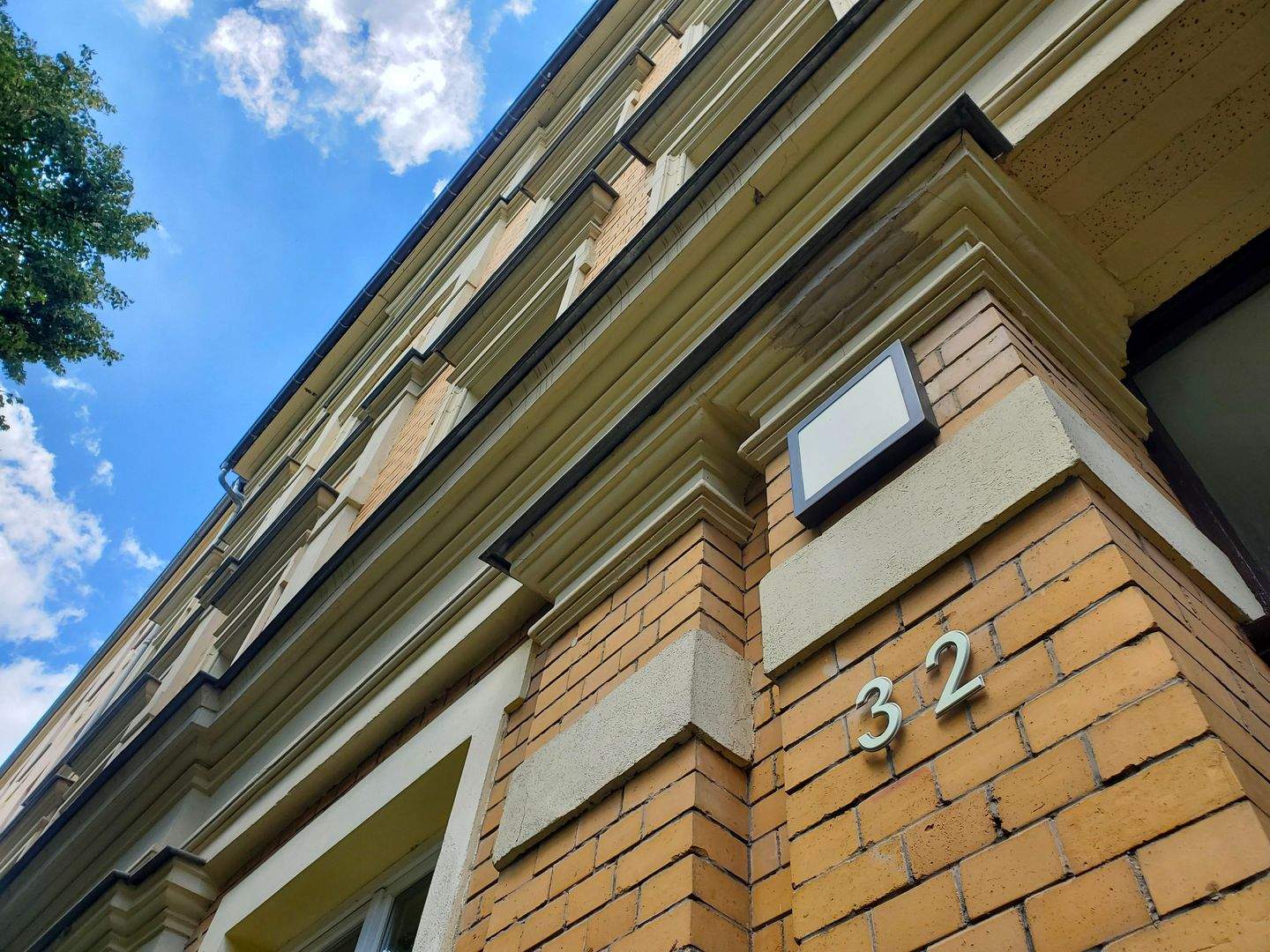 Mit Video: Einzelnes Zimmer in Frauen-WG in der südlichen Innenstadt, 6110 Halle (Saale) (Damaschkestraße Gesundbrunnen Innenstadt Lutherplatz Saaleaue)