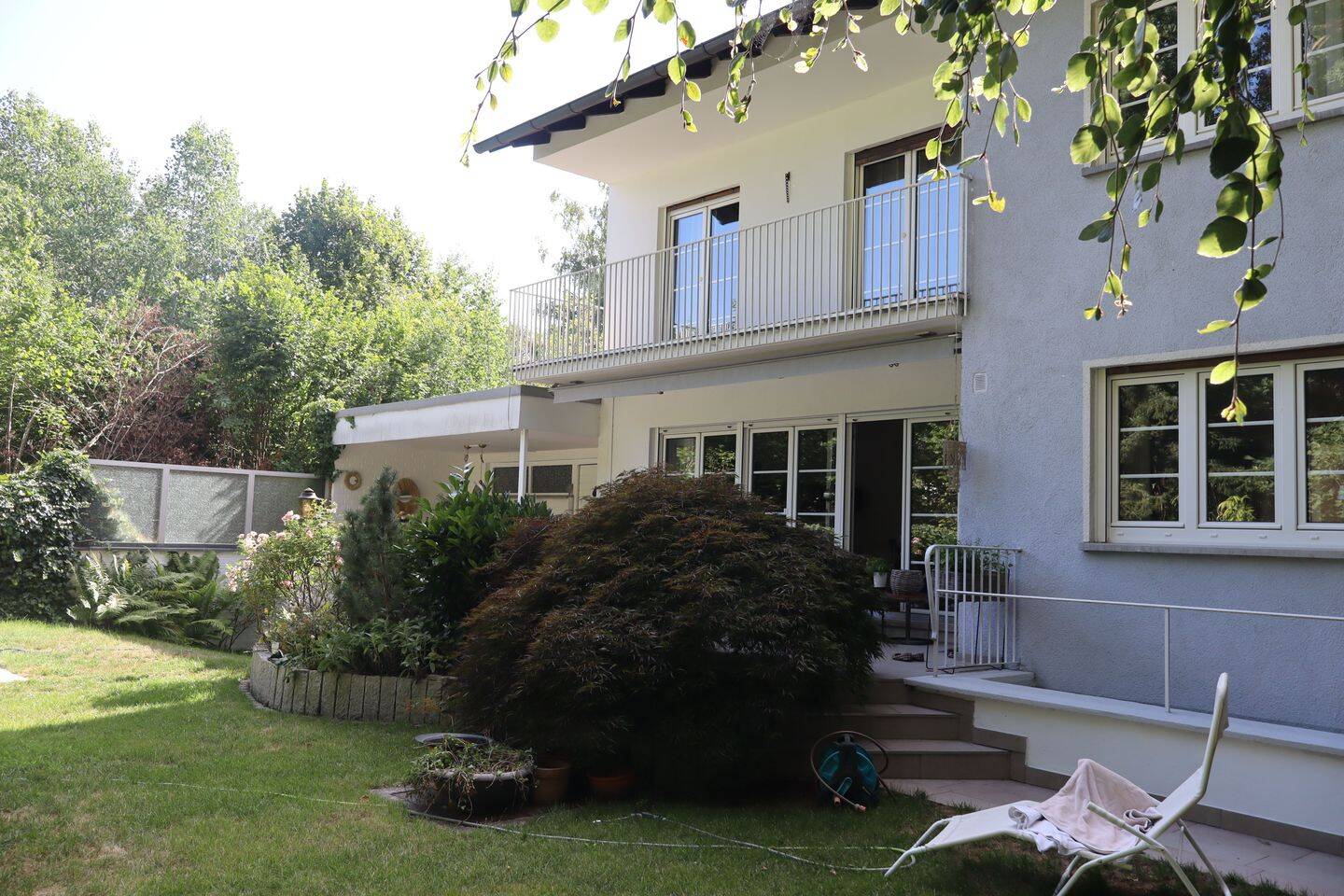 Exklusives Architektenhaus mit großem Garten und Pool in einzigartiger Lage von Schwabach Limbach, 91126 Schwabach