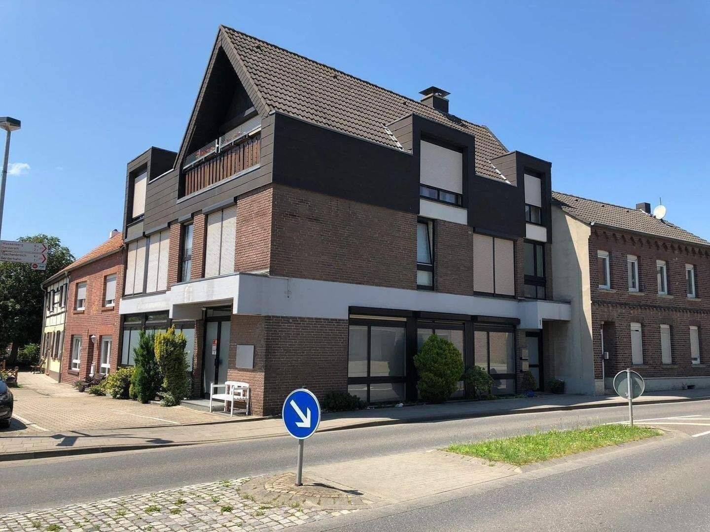 Großzügige 3 Zimmer Wohnung im 1. OG. in Erkelenz Golkrath mit Stellplatz zu vermieten, 41812 Erkelenz