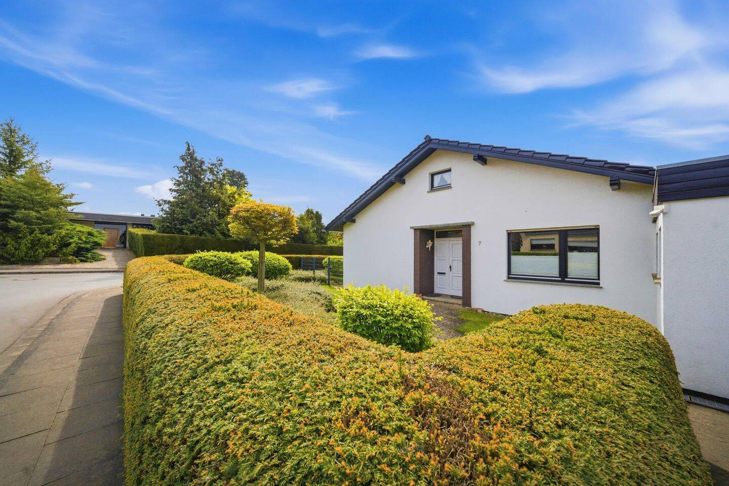 AUF EINER EBENE GEPFLEGTES EINFAMILIENHAUS, 32429 Minden