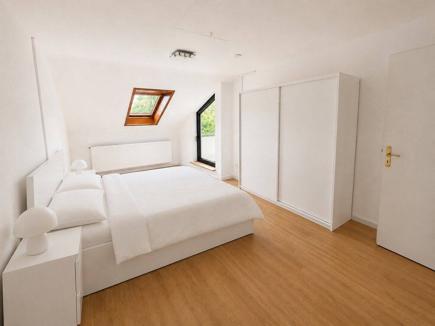 Helle, sanierte 3-Zi DG Wohnung mit Balkon in ruhiger Wohnlage, 70565 Stuttgart (Dürrlewang Fasanenhof Möhringen Rohr Vaihingen)