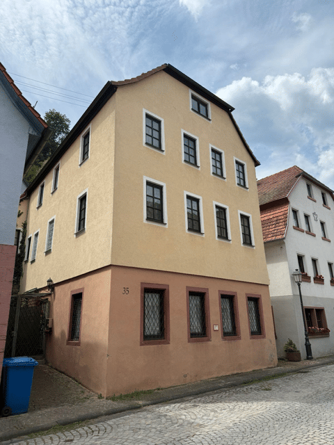 Großzügiges Wohnhaus mit historischem Charme, 97851 Rothenfels