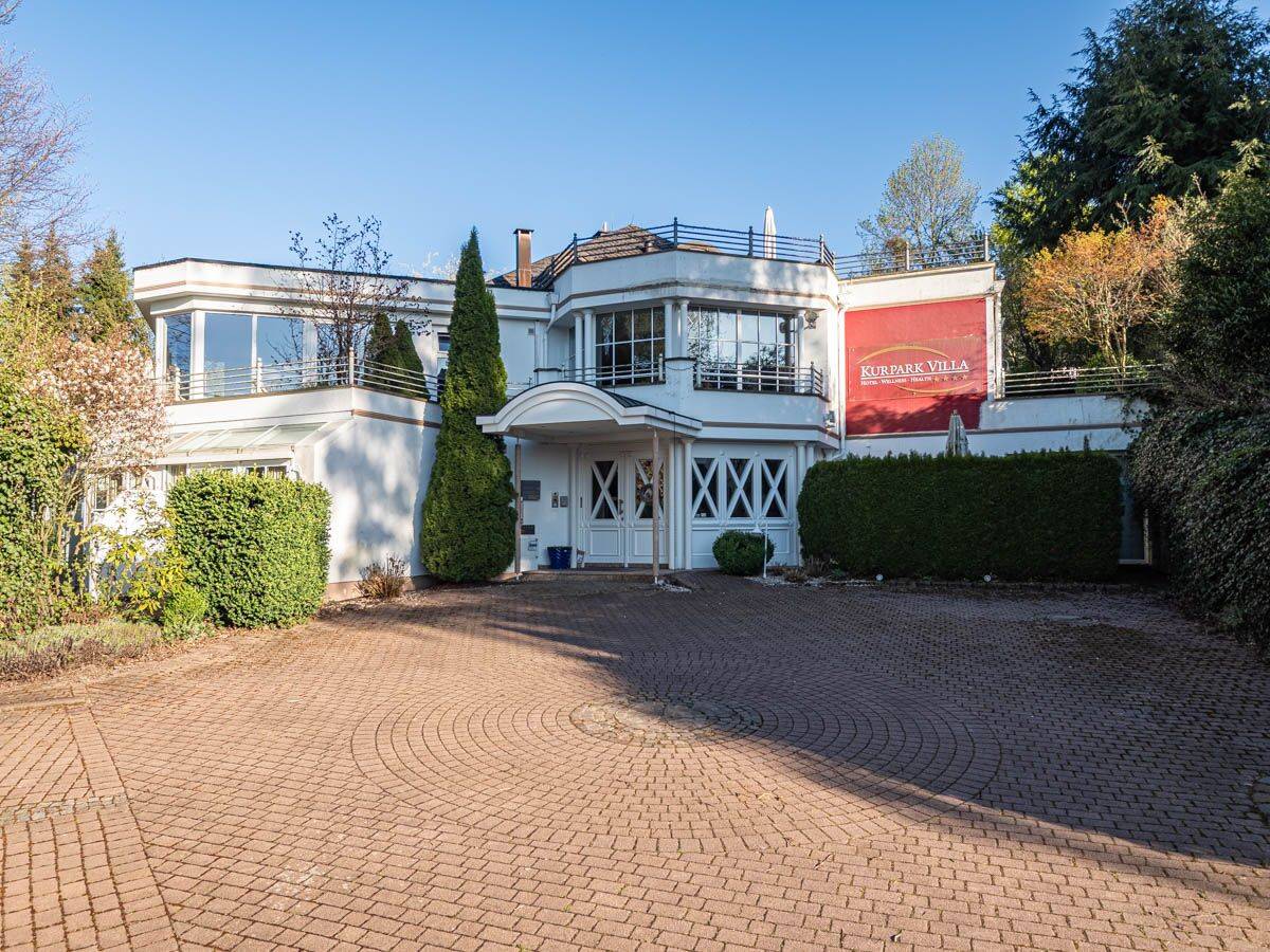 Ehemaliges Hotel als attraktive Gewerbefläche (Büro, Seniorenwohnen, etc. ) im Zentrum von Olsberg, 59939 Olsberg
