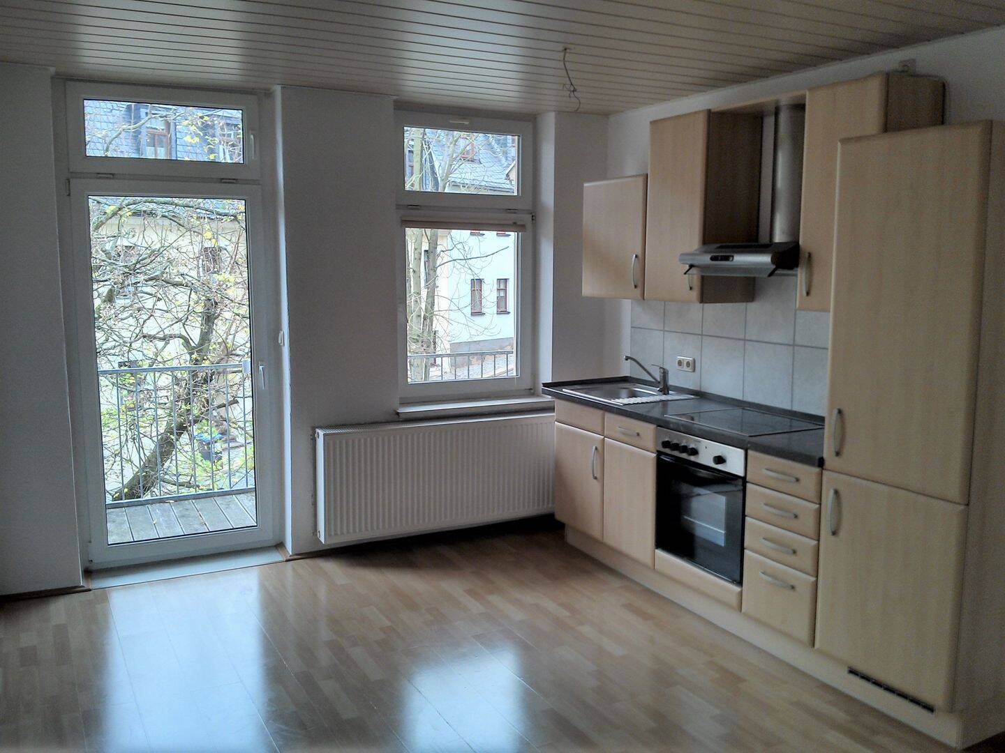 Helle Wohnung in Annaberg – Balkon – Einbauküche – Kamin möglich, 9456 Annaberg-Buchholz