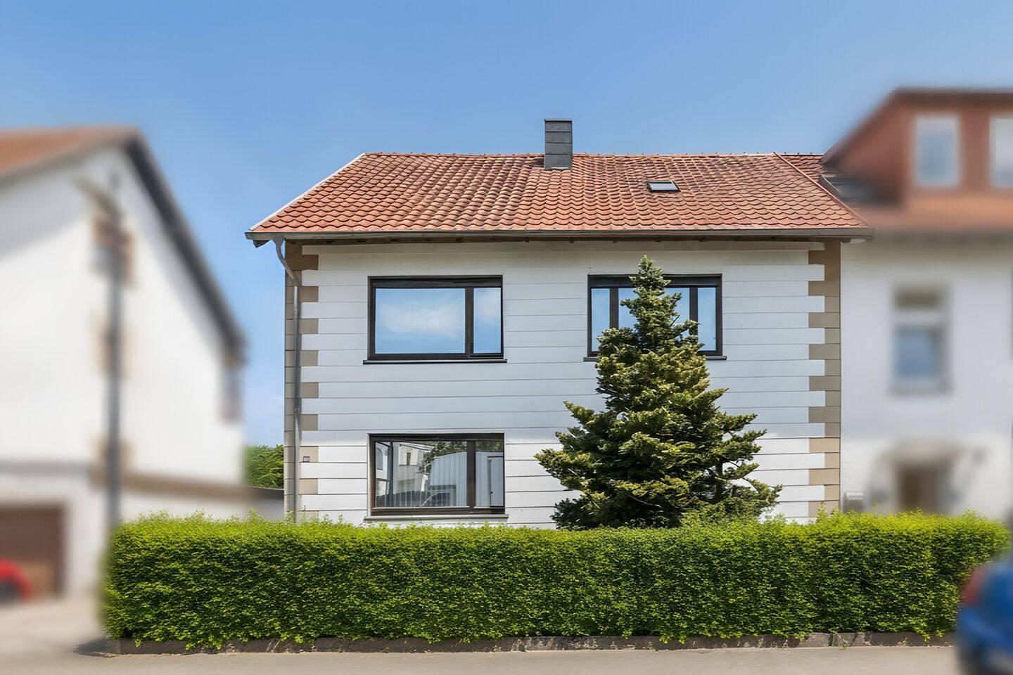 Großzügiges Zweifamilienhaus mit vielseitigem Gestaltungsgspotenzial, 66424 Homburg