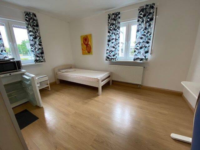 Sofort bezugsfrei: Möbliertes Zimmer mit eigener Dusche/WC, zentral gelegen, 88045 Friedrichshafen