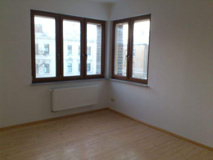 3 Raumwohnung mit Tageslichtbad + Wanne + Tageslichtküche, 4159 Leipzig (Lützschena-Stahmeln Möckern Wahren)