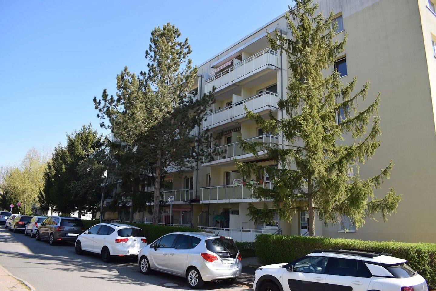 Hochparterre-Highlight mit Balkon – lässig modern, komfortabel durchdacht, 99867 Gotha