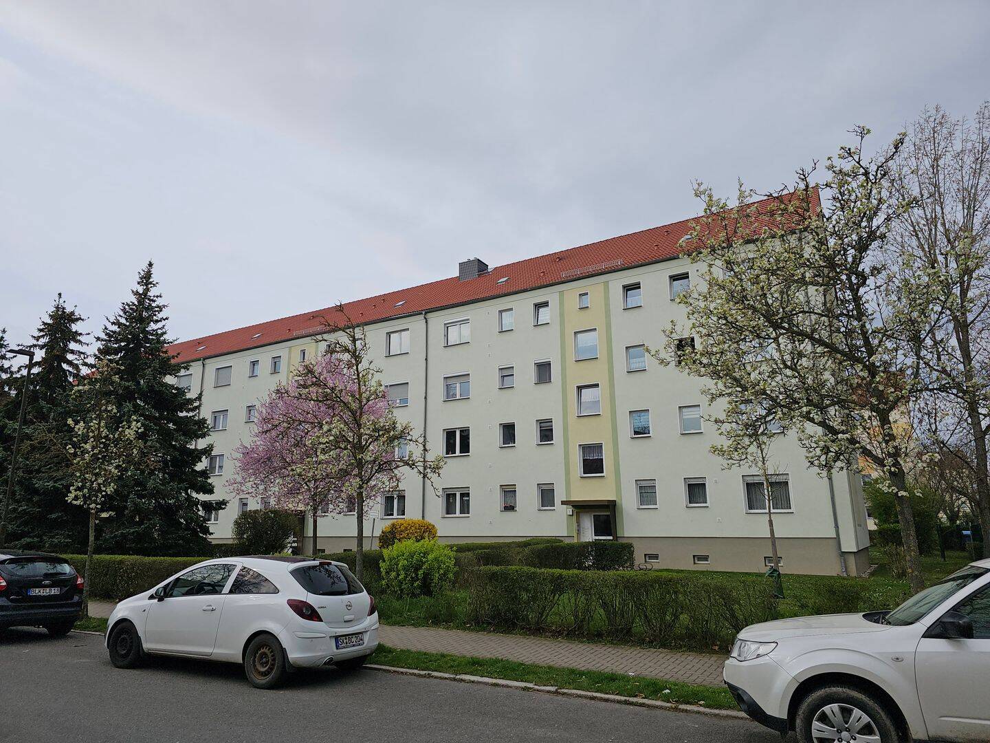 4 Raumwohnung mit Balkon, Küche/Bad mit Fenster, 6618 Naumburg (Saale)