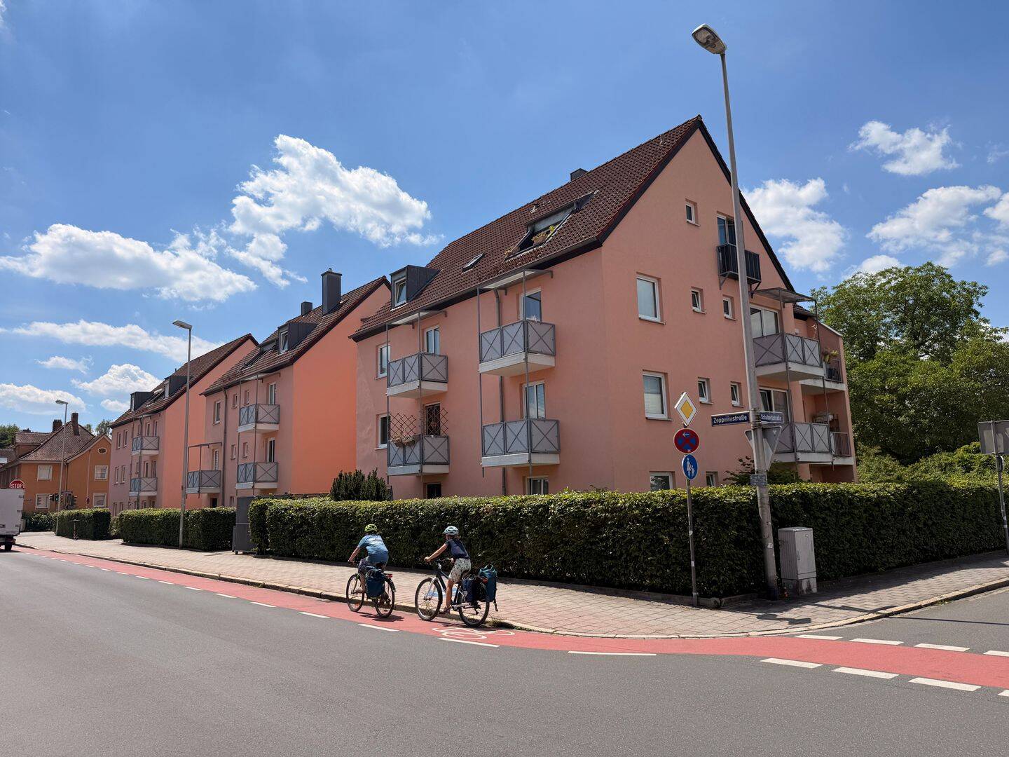** Studenten-Apartment in Erlangen mit kleinem Balkon! Bitte Telefonnummer nicht vergessen **, 91052 Erlangen (Anger Erlangen-Ost Erlangen-Süd Innenstadt)