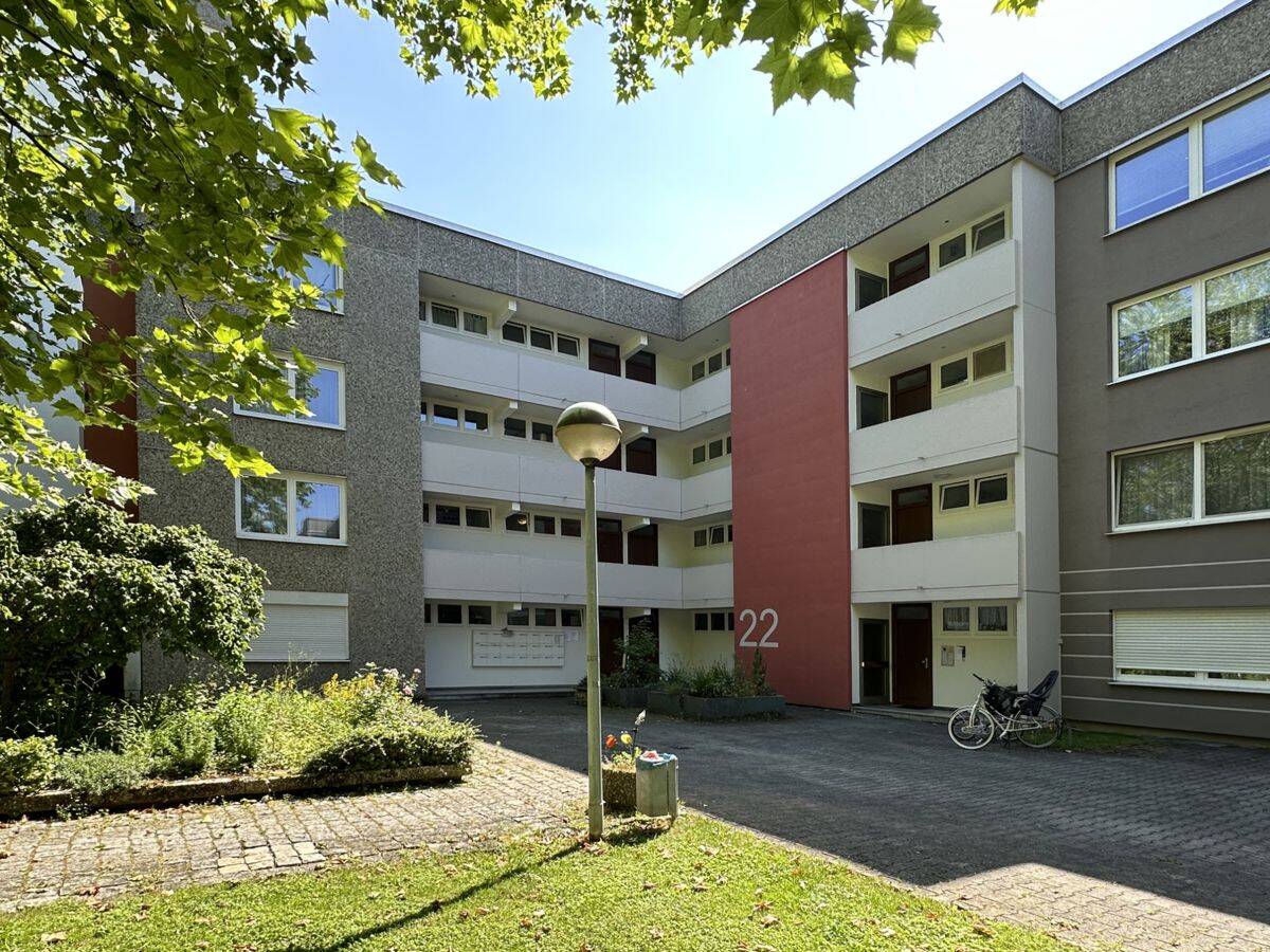 Teilsanierung – Sonnige 2-Zimmerwohnung mit Balkon, 81735 München (Berg am Laim Ramersdorf-Perlach Trudering-Riem)