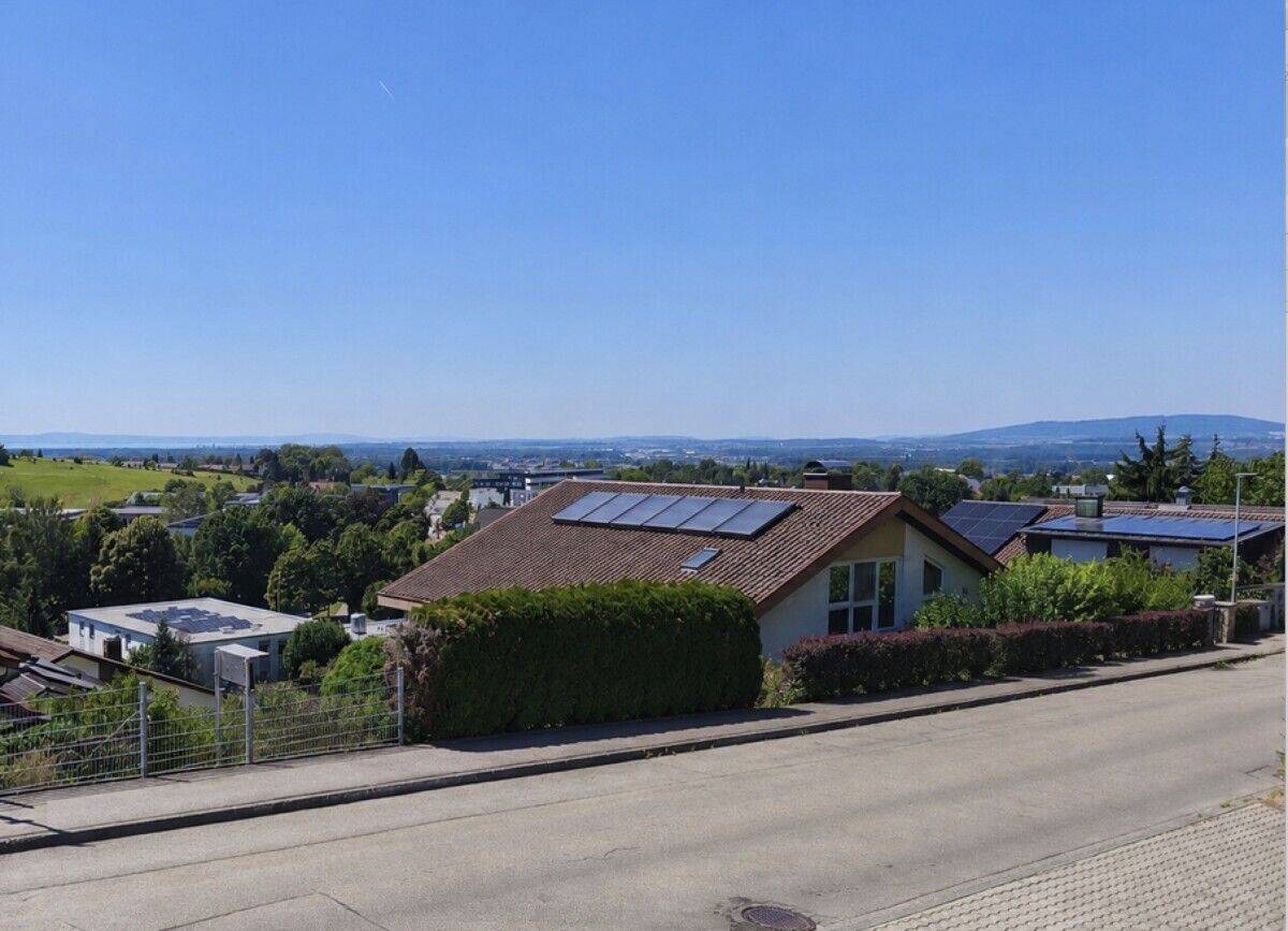 Modernisiertes 1-Zimmer-Appartement mit Balkon und Weitblick bis zum Bodensee in Tettnang, 88069 Tettnang