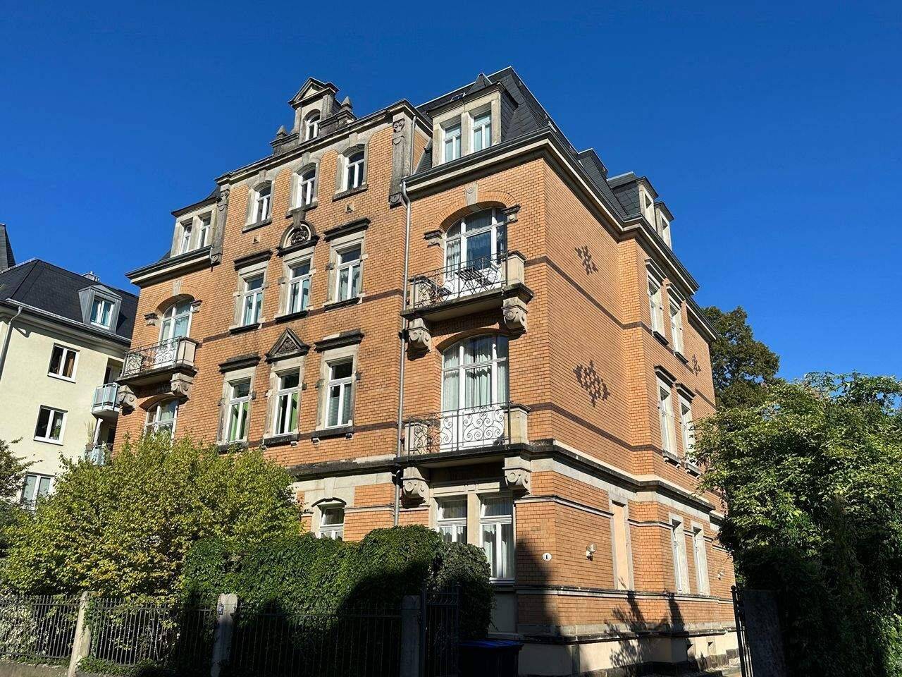 NEU – Familienfreundliche 4-Zimmer-Wohnung in denkmalgeschütztem Mehrfamilienhaus mit Fernblick, 1159 Dresden