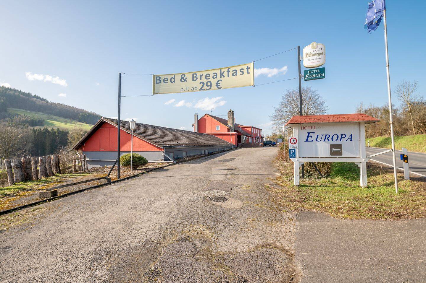Gewerbefläche – mit Blick auf die eigene Grünfläche im Bornweg 15 von Holsthum, 54668 Holsthum