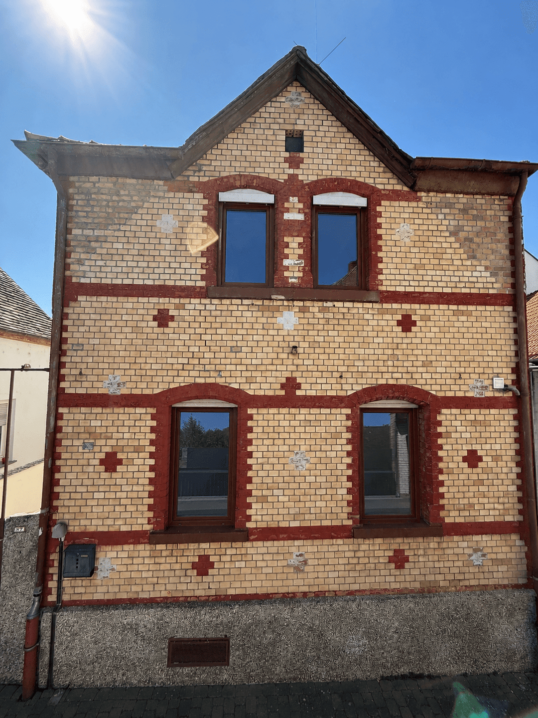 Einfamilienhaus mit Hof in ruhiger Lage – 4 Minuten zum Bahnhof Nierstein, 55283 Nierstein
