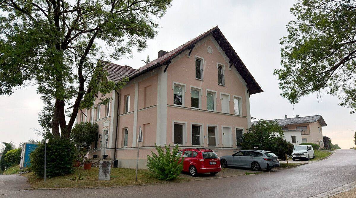 Wohnen mit Geschichte: DG-Wohnung in der Hallertau, 84091 Attenhofen