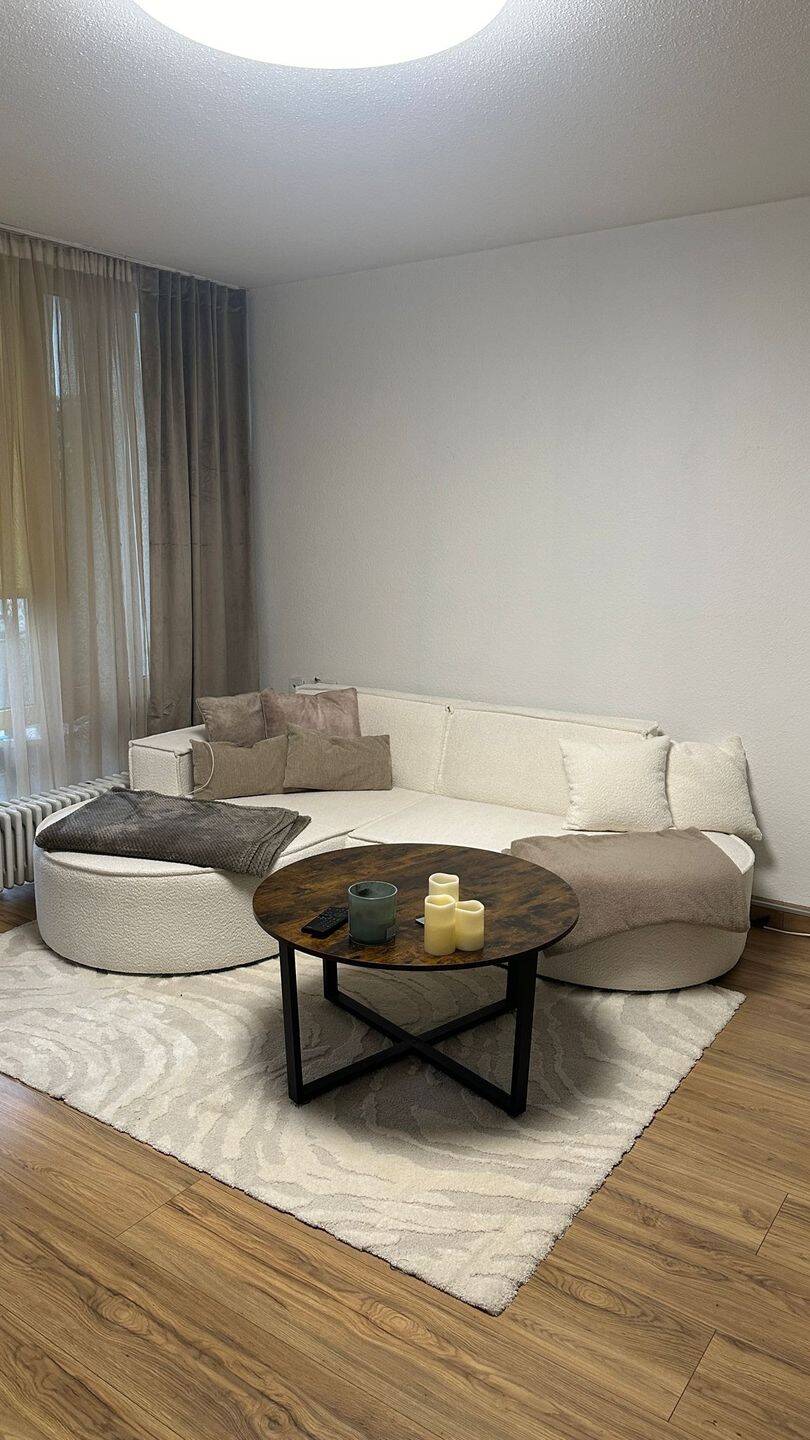 Möbliertes 1,5-Zimmer-Apartment mit Balkon in Köln-Junkersdorf, 50858 Köln (Lindenthal Junkersdorf Weiden)