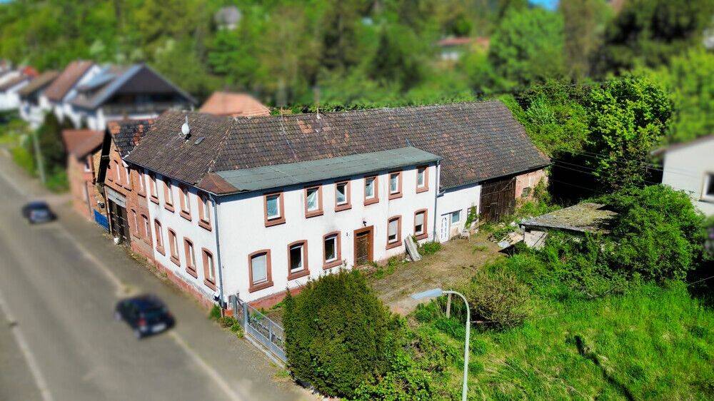 Vom Altbau zum Mehrfamilienhaus – Ausbaukonzept für 6 Einheiten liegt bereits vor, 76857 Waldhambach (Taubensuhl)