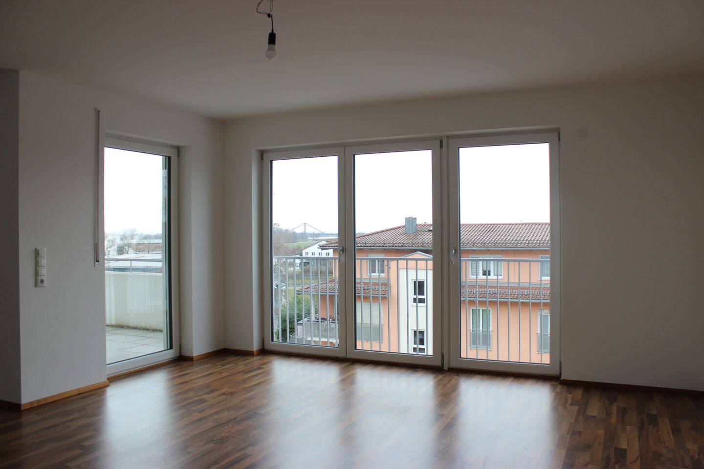 Traumhafte, großzügige 3-Zimmer-Wohnung, 94526 Metten