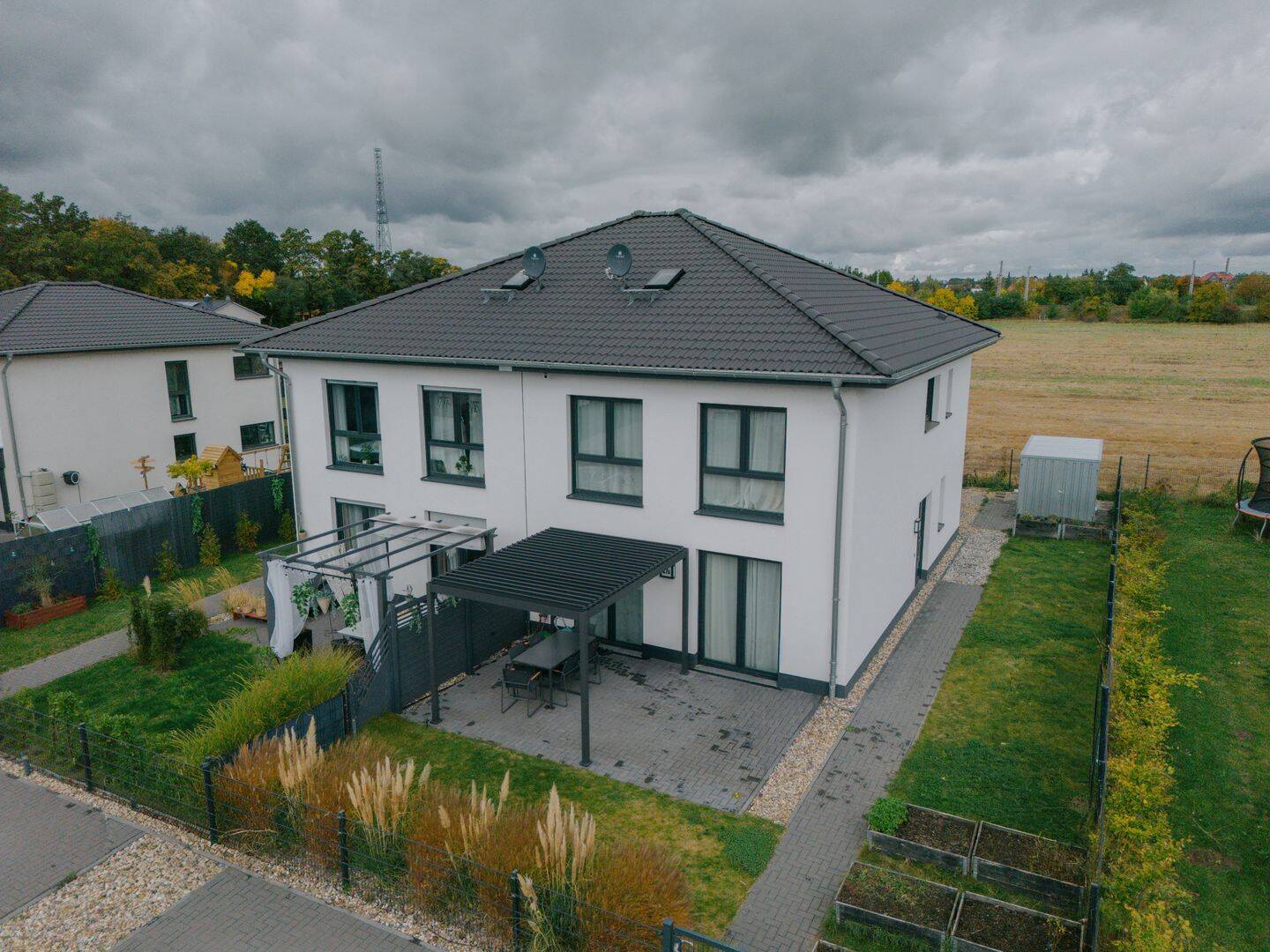 Neuwertige DHH mit Garten, Wärmepumpe, Stellplätzen in Biederitz, 39175 Biederitz