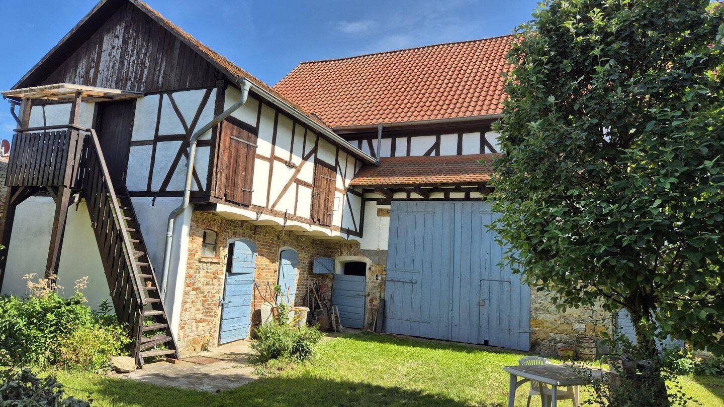 Weitläufige Hofreite mit Entwicklungspotenzial in 35510 Butzbach-Ostheim (Wetteraukreis), 35510 Butzbach