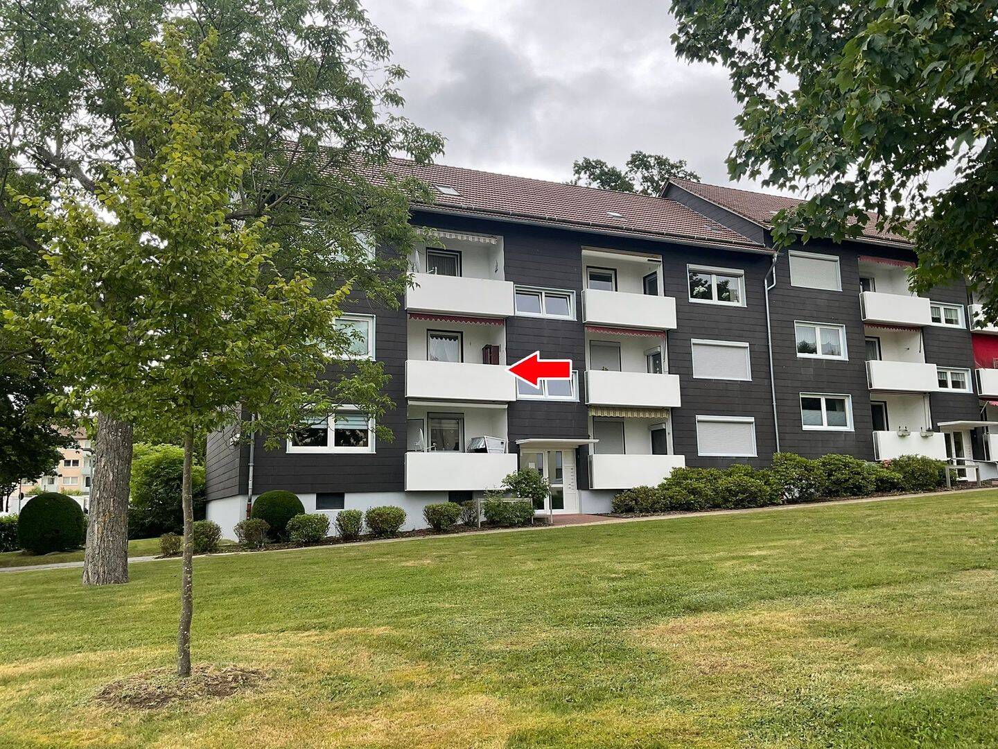 Großzügige 3-Zimmer-Eigentumswohnung im 1. OG links mit Südwest-Balkon und Fernblick, 38667 Bad Harzburg
