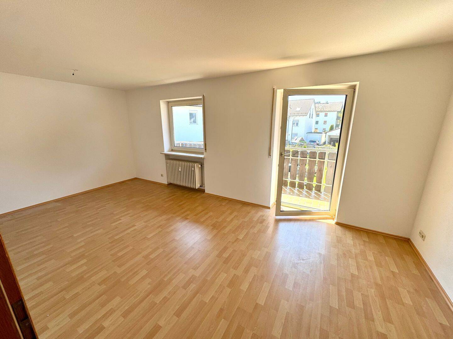 Ansprechende 3-Zimmerwohnung mit großem Balkon, 85643 Steinhöring