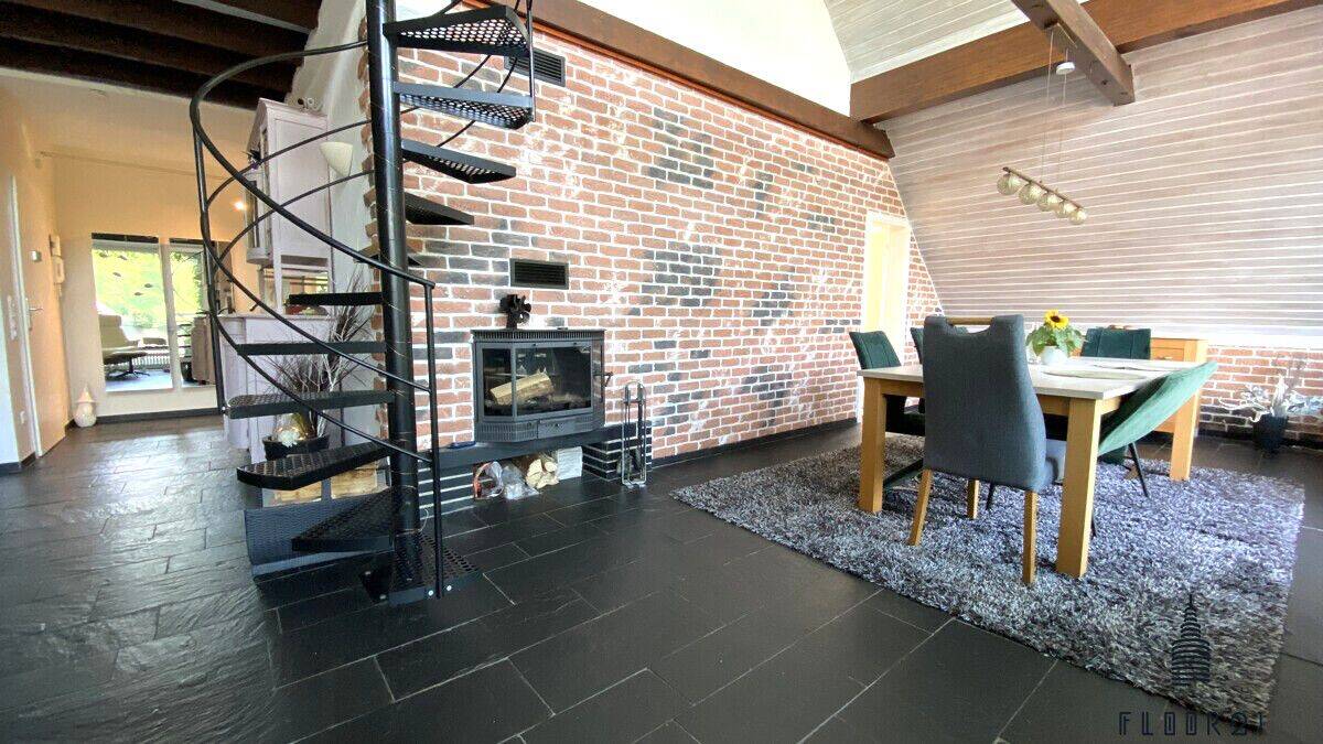 Außergewöhnliche Maisonettewohnung mit Galerie, Kamin, Sauna und Dachterrasse am Marscheider Wald, 42287 Wuppertal (Barmen)