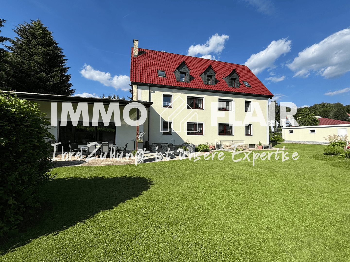 Gepflegtes Mehrfamilienhaus mit traumhaftem Garten in ruhige Lage, 95632 Wunsiedel