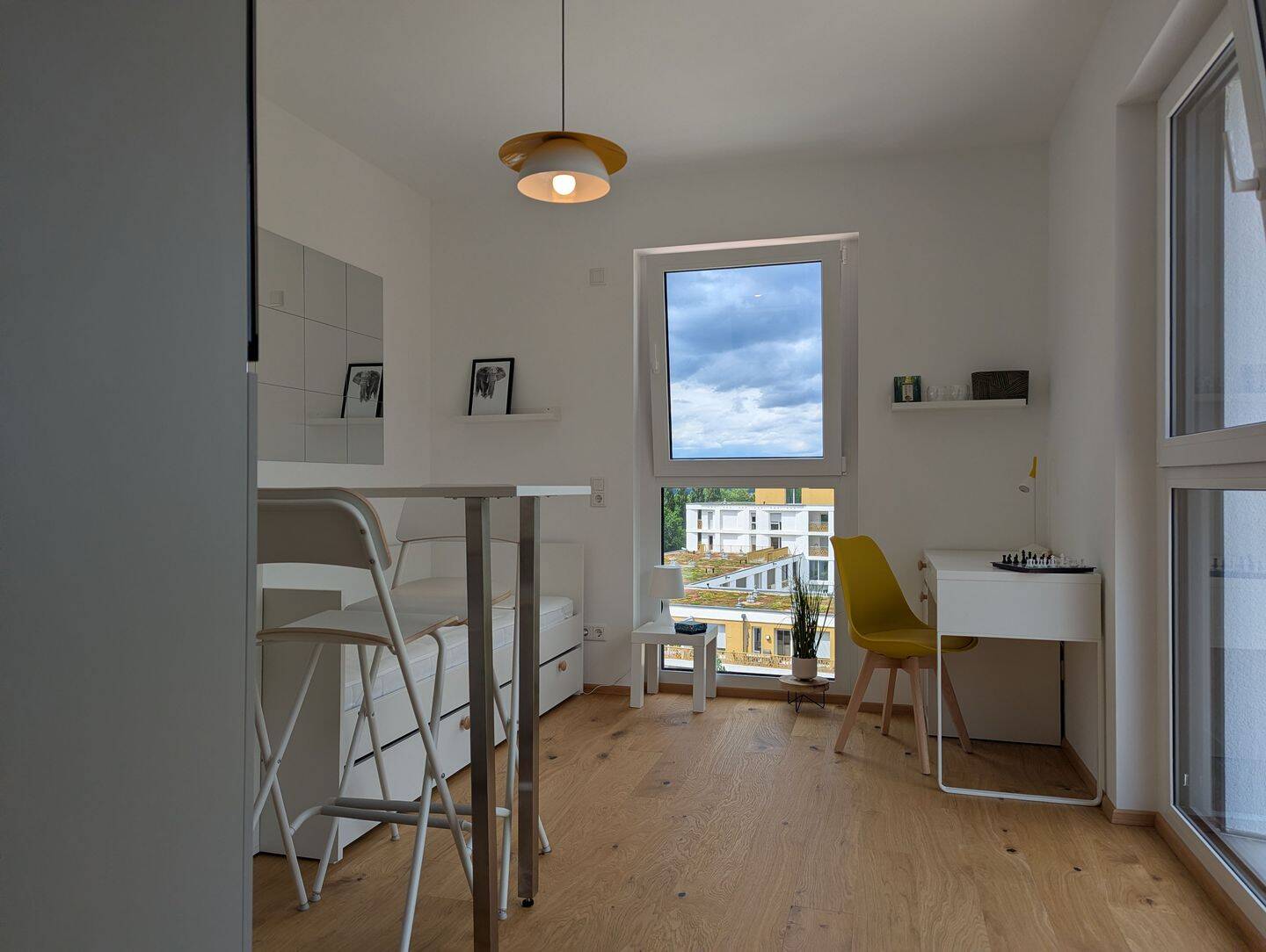 Stilvoll möbliertes Studentenapartment | Uni/OTH, 8. Etage, Fernblick, 93053 Regensburg (Galgenberg Kasernenviertel Kumpfmühl-Ziegetsdorf-Neuprüll Oberisling-Graß)