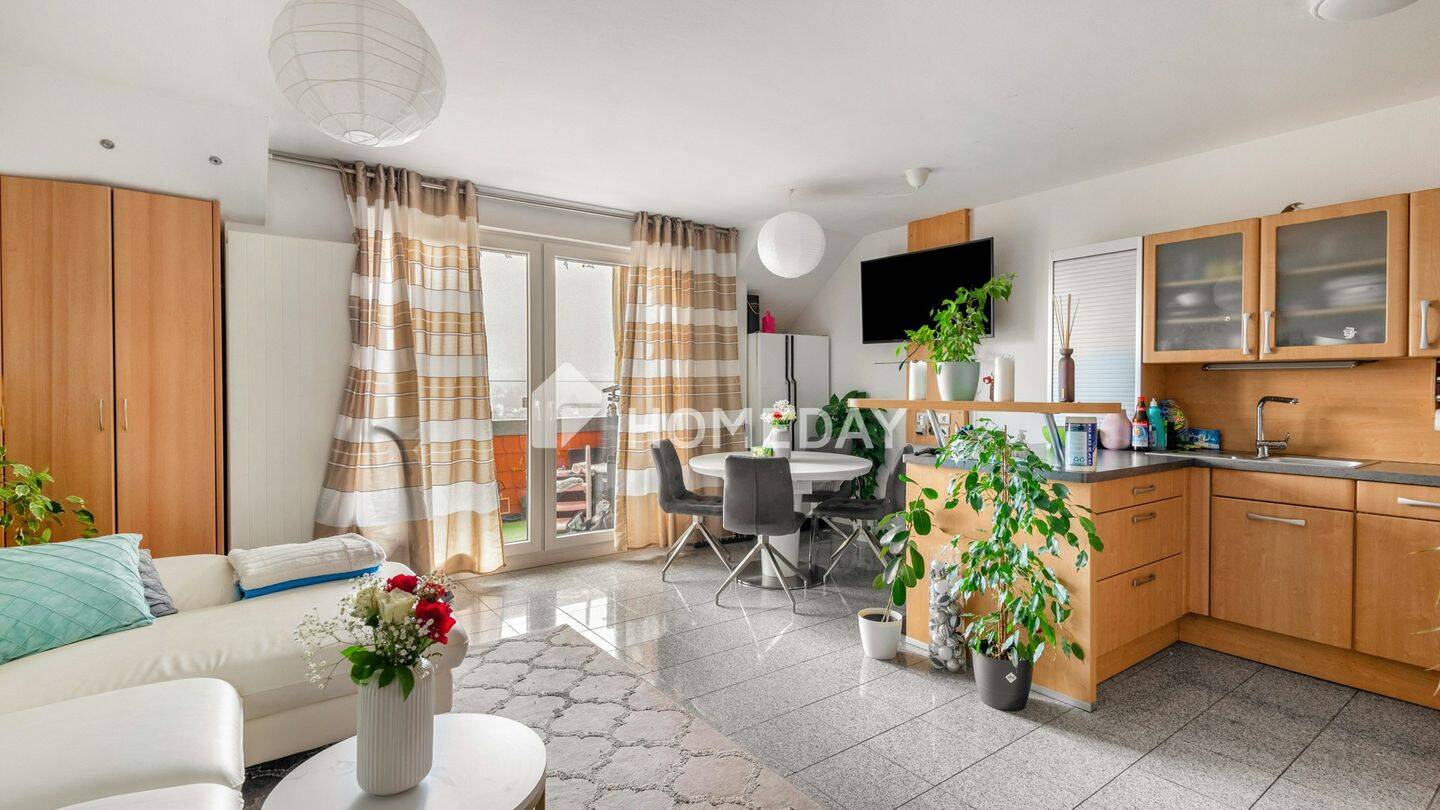 Gemütliche Maisonette-Wohnung mit Balkon und Weitblick in schöner Lage von Niedernhausen, 65527 Niedernhausen