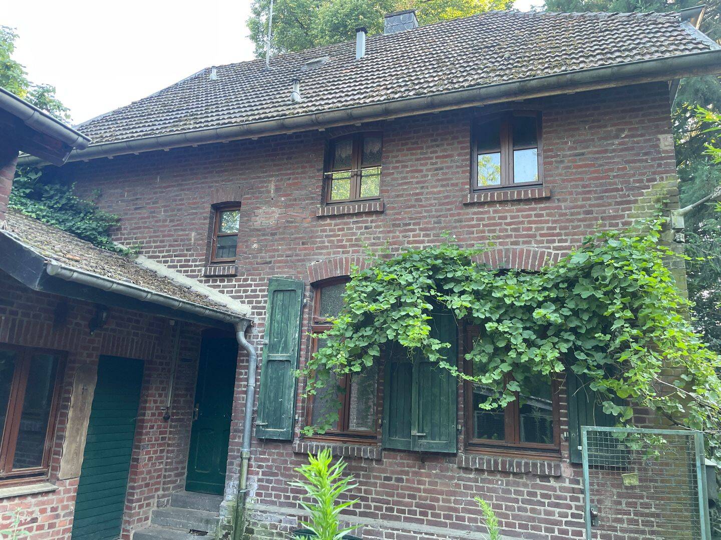 Forsthaus mit Damwild Gatter, Pferdestall und großem Waldgrundstück, 41179 Mönchengladbach