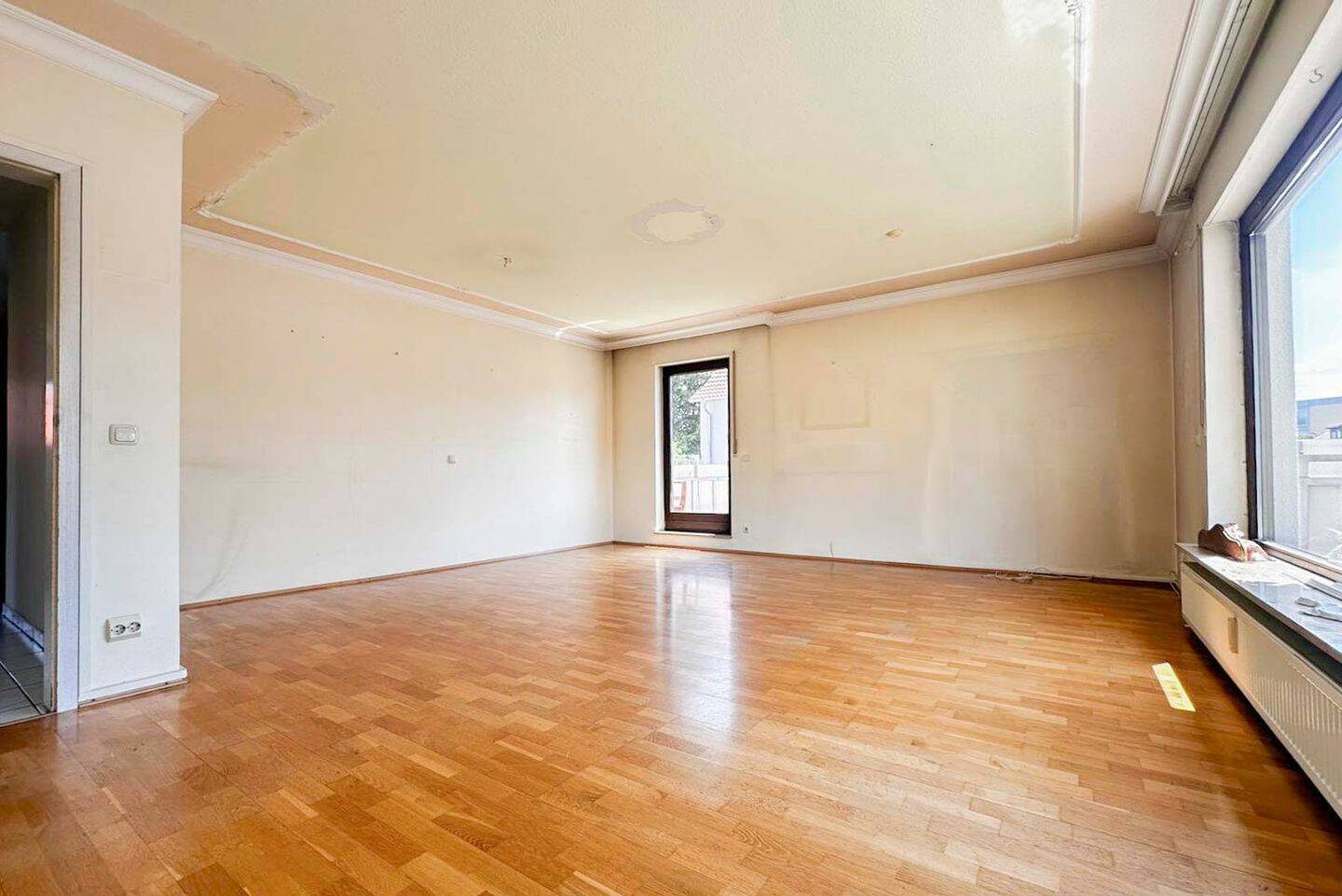 Leerstehen 3-Zimmer-Wohnung mit 2 Balkonen, Garten & Hobbyraum – in Nürnberg- Röthenbach, 90449 Nürnberg (Gebersdorf Neuröthenbach Röthenbach bei Schweinau)