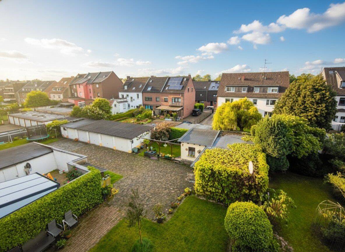 Komplett renovierte, sanierte 3 ½ Raum Dachgeschosswohnung in ruhiger Lage von Sterkrade, 46149 Oberhausen (Alsfeld Buschhausen Schwarze Heide Stadtmitte Sterkrade-Mitte)