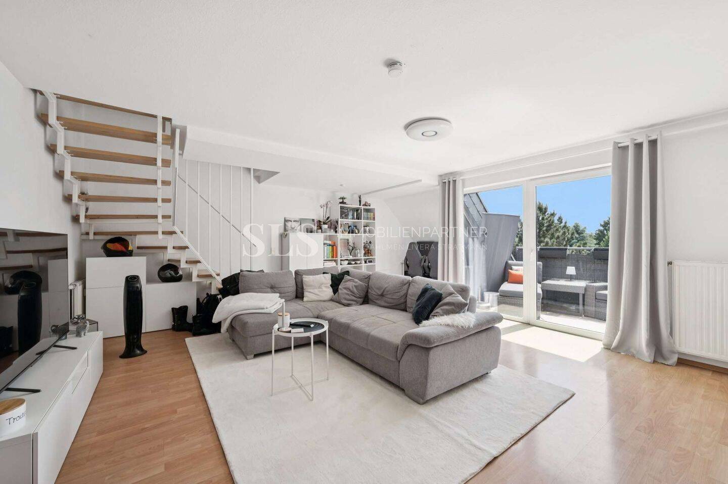 Investieren in Wohnqualität: Maisonettewohnung mit Dachterrasse und stabiler Vermietung, 41236 Mönchengladbach (Bonnenbroich Geneicken Heyden Mülfort Rheydt)