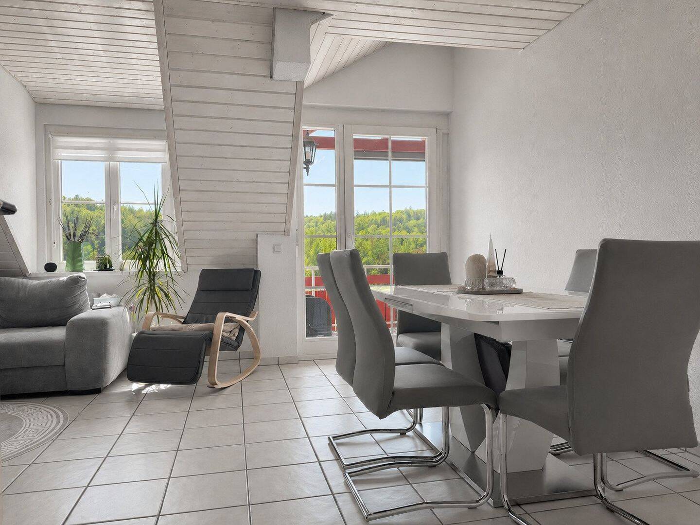 Unterlauchringen- 3 Zi. Whg. mit Balkon ca. 83 m² in TOP ruhiger zentraler Lage zu verkaufen, 79787 Lauchringen