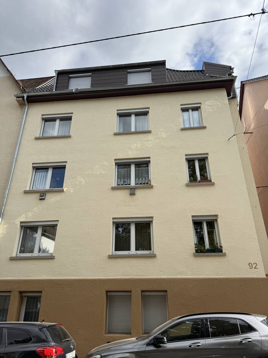 Familienfreundliche sehr großzügige 4-Zimmerwohnung in guter Lage in Stuttgart-Ost