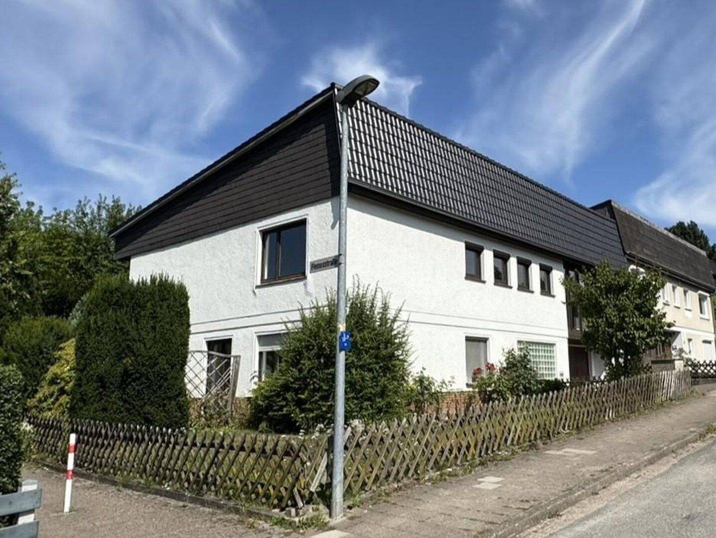 Reihenendhaus mit zusätzlicher Einliegerwohnung in familienfreundlicher Lage, 31785 Hameln