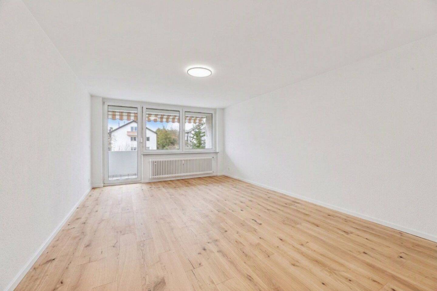 *provisionsfrei* Helle Wohnung im Grünen mit Balkon – hochwertig renoviert, 71229 Leonberg