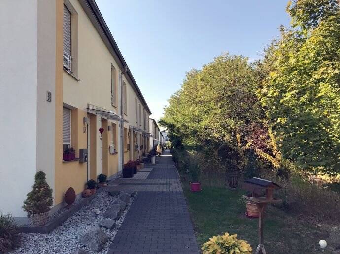 Schönes RMH mit Terrasse in zentraler, ruhiger Lage mit Einbauküche, 90425 Nürnberg