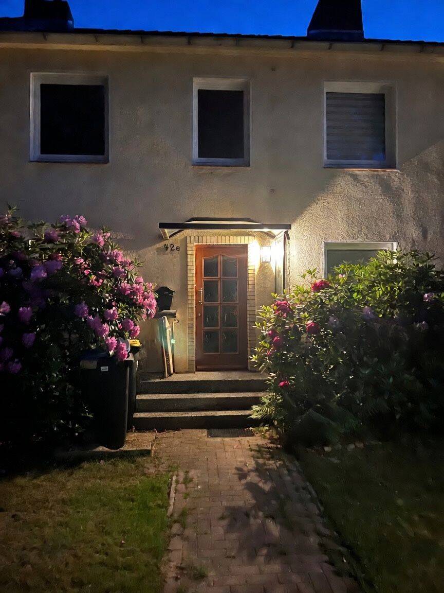 Modernisiertes Reihenhaus mit 5,5 Zimmern, 22589 Hamburg (Altona Blankenese Iserbrook Osdorf Sülldorf)