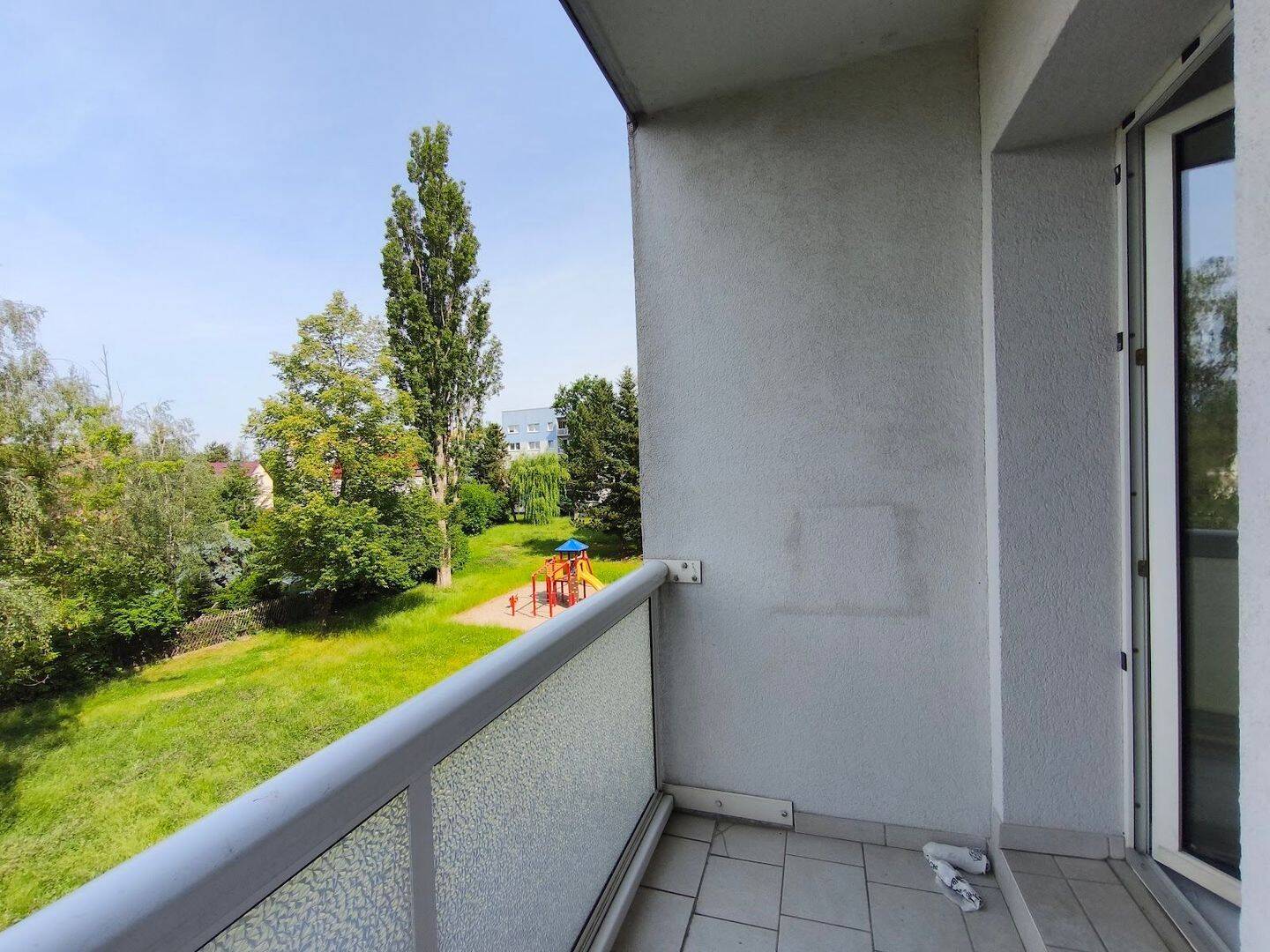 DREI ZIMMER mit BALKON, 4552 Borna