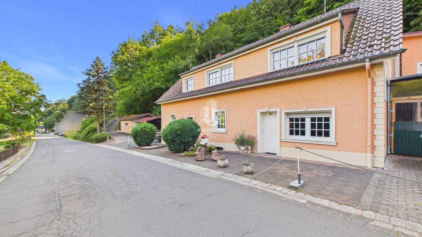 Großzügiges Mehrgenerationenhaus mit ca. 314 m² Wohnfläche und vielseitigem Entwicklungspotenzial in Wißmannsdorf, 54636 Bettingen