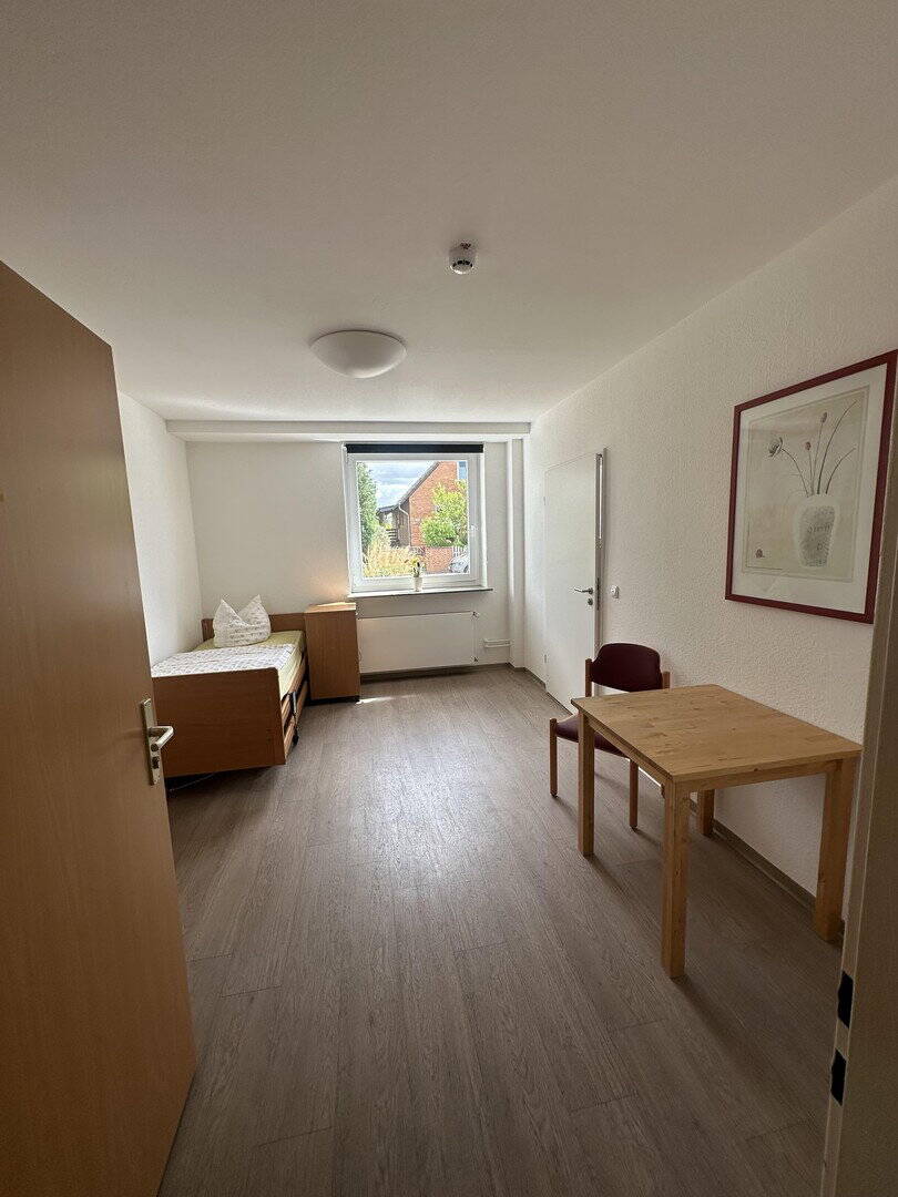 Neu in Celle-Garßen / Senioren Wohngemeinschaft sucht Mitbewohner, 29225 Celle